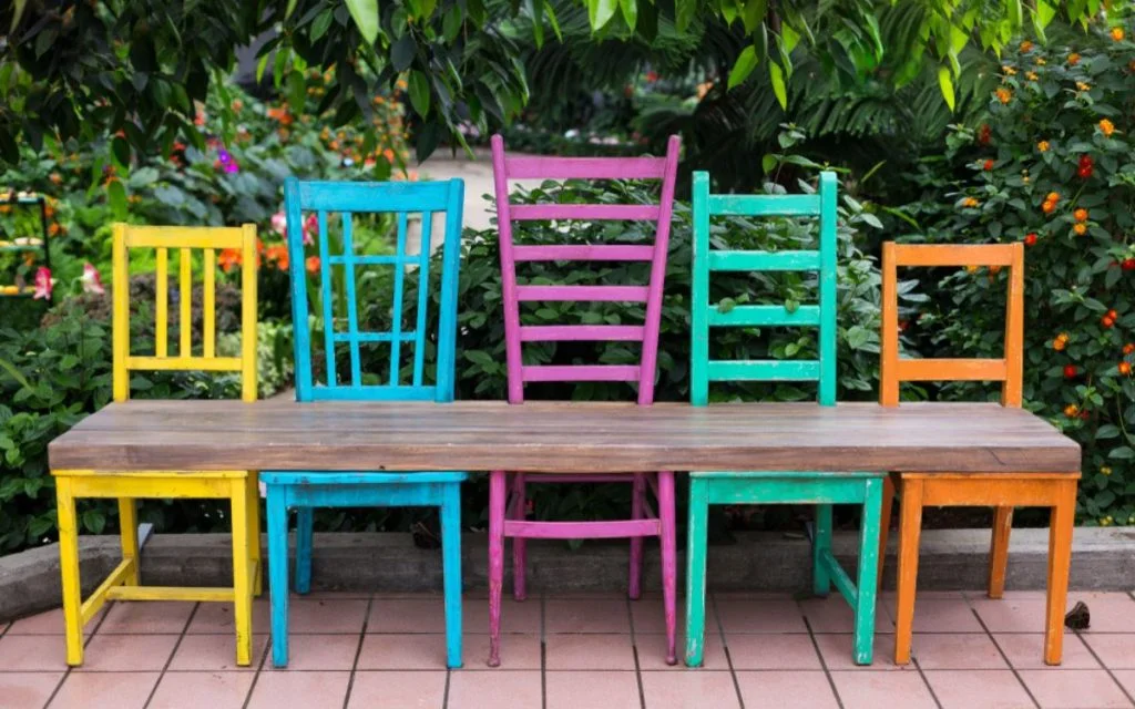 Bench and chairs